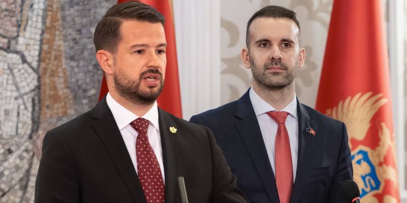 A toliko su puzili! Spajić i Milatović spremni na sve zbog EU, ali je iz Evropske komisije stigao hladan tuš A toliko su puzili! Spajić i Milatović spremni na sve zbog EU, ali je iz Evropske komisije stigao hladan tuš