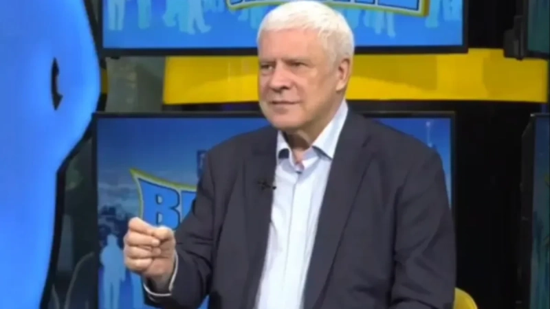Blokaderski cirkus dobio novo pojačanje! Tadić poručio da opozicijom već 15 godina vlada amaterizam, sad bi da ih uči kako se pobeđuje Blokaderski cirkus dobio novo pojačanje! Tadić poručio da opozicijom već 15 godina vlada amaterizam, sad bi da ih uči kako se pobeđuje