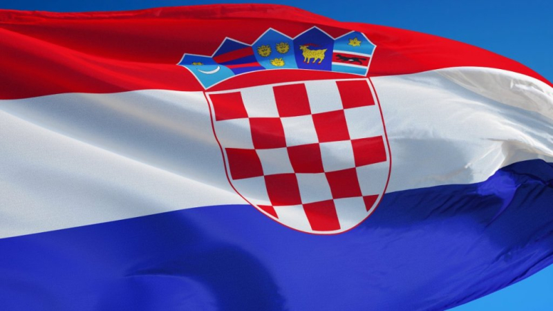Bruka! Hrvati legalizovali srbomržnju: Sud odlučio da urlanje "Za dom spremni" usred Knina nije prekršaj