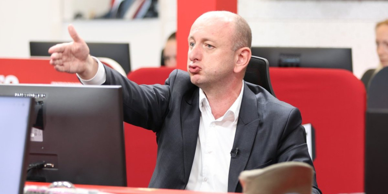 Dramatično upozorenje Milana Kneževića – Hitno se uključio u Kolegijum: Na meti mogu biti svi novinari Informera Dramatično upozorenje Milana Kneževića – Hitno se uključio u Kolegijum: Na meti mogu biti svi novinari Informera