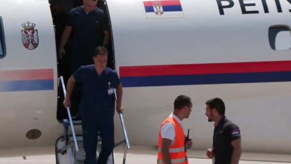 Mali Danilo (10) izašao iz kome: Avion Vlade Srbije danas leti po njega, čudo posle nesreće kod Kotor Mali Danilo (10) izašao iz kome: Avion Vlade Srbije danas leti po njega, čudo posle nesreće kod Kotor