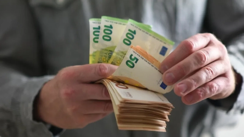 Novčanice evra menjaju izgled: Danas su zvanično objavili novi dizajn, evo kako bi mogle da izgledaju Novčanice evra menjaju izgled: Danas su zvanično objavili novi dizajn, evo kako bi mogle da izgledaju