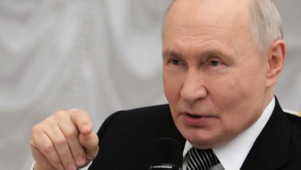 Putin: Danas se ratuje i umovima , to je oružje opasno kao dronovi Putin: Danas se ratuje i umovima , to je oružje opasno kao dronovi