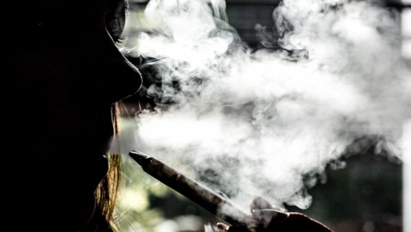 Sa tržišta Srbije povučeno skoro 25.000 elektronskih cigareta Sa tržišta Srbije povučeno skoro 25.000 elektronskih cigareta