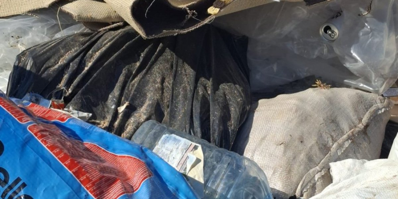 Sabotaža na deponiji kod Priboja: Nađen benzin, vatra podmetnuta - blokaderi znali šta će se desiti pa odmah potrčali da prave haos (FOTO)