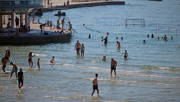 STRUČNJACI ZABRINUTI: Jadransko more toplije nego ikada STRUČNJACI ZABRINUTI: Jadransko more toplije nego ikada