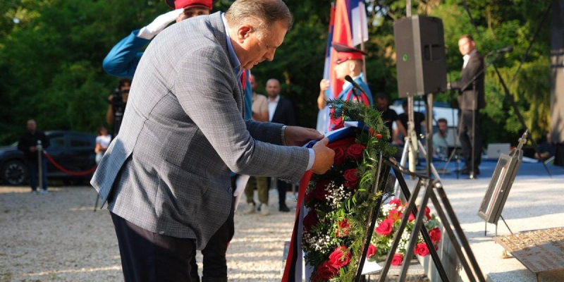 U Gornjem Jelovcu, pred svetinjom stradanja: Nikola Vučen odao počast amanetu predaka