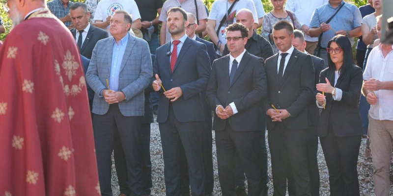 U Gornjem Jelovcu, pred svetinjom stradanja: Nikola Vučen odao počast amanetu predaka