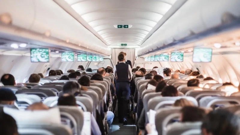 Ako ovo radite čim avion sleti, odmah prestanite: Stručnjak upozorava da može biti veoma opasno Ako ovo radite čim avion sleti, odmah prestanite: Stručnjak upozorava da može biti veoma opasno