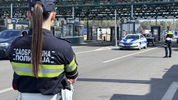 AMSS: Na graničnom prelazu Batrovci teretna vozila čekaju tri sata na izlaz AMSS: Na graničnom prelazu Batrovci teretna vozila čekaju tri sata na izlaz
