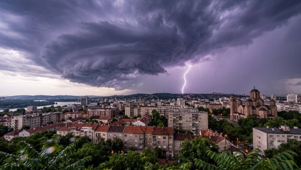 Danas pljuskovi, moguće nepogode i grad, zatim stiže novi talas vrućine: Evo kad sledi naglo osveženje Danas pljuskovi, moguće nepogode i grad, zatim stiže novi talas vrućine: Evo kad sledi naglo osveženje