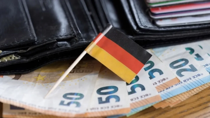 Dodatnih 2.000 evra mesečno nakon otkaza? Kako funkcioniše privatno osiguranje od nezaposlenosti u Nemačkoj Dodatnih 2.000 evra mesečno nakon otkaza? Kako funkcioniše privatno osiguranje od nezaposlenosti u Nemačkoj