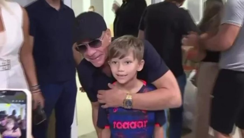 ŽELJKO MITROVIĆ I ŽAN KLOD VAN DAM POSETILI DECU OBOLELU OD RAKA U NIŠU: Obradovali mališane i priredili im nezaboravan dan!