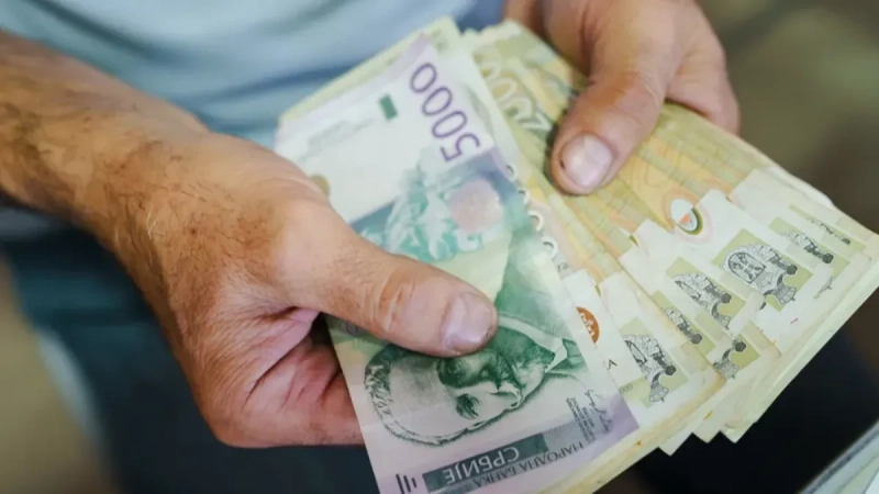 Fond PIO objavio: Ovi korisnici u septembru moraju da donesu potvrdu kako bi im bio isplaćen novac Fond PIO objavio: Ovi korisnici u septembru moraju da donesu potvrdu kako bi im bio isplaćen novac