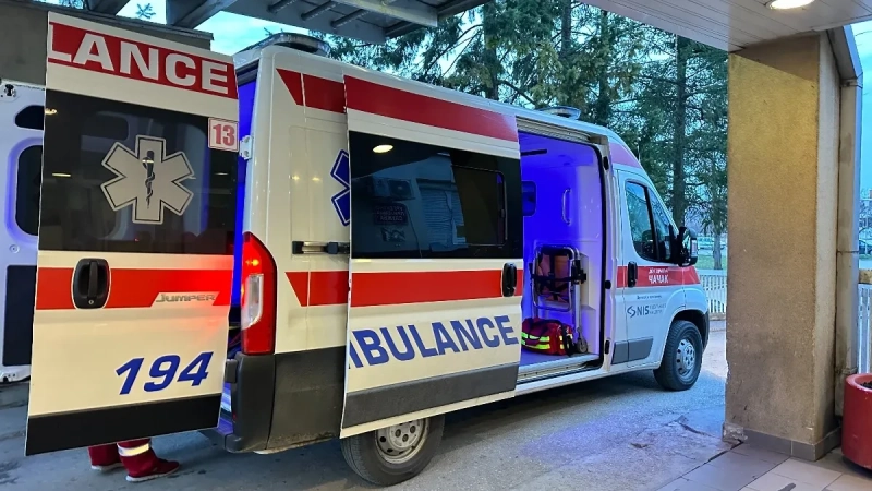 Horor u Zemun Polju: Dvojica mladića brutalno pretučena, sa teškim povredama zbrinuti u bolnici Horor u Zemun Polju: Dvojica mladića brutalno pretučena, sa teškim povredama zbrinuti u bolnici