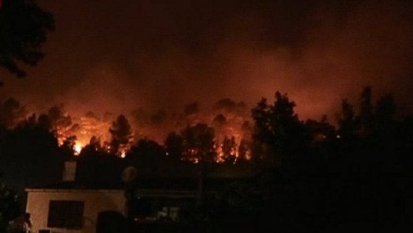 KRALI IZ OPUSTOŠENIH DOMOVA: Velika akcija francuske policije u regionima zahvaćenim požarima KRALI IZ OPUSTOŠENIH DOMOVA: Velika akcija francuske policije u regionima zahvaćenim požarima