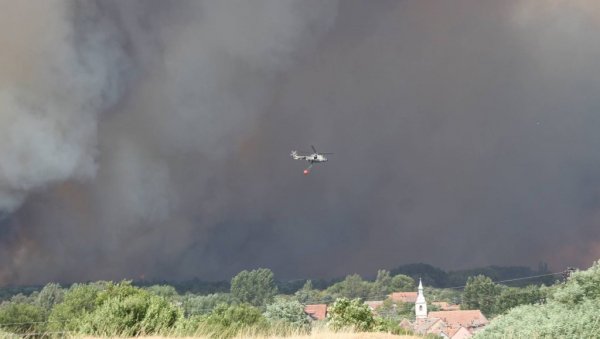 ODBRANJENE KUĆE U GREBENCU: Građani prikupljaju pomoć za meštane, sledi noć bez struje i sna ODBRANJENE KUĆE U GREBENCU: Građani prikupljaju pomoć za meštane, sledi noć bez struje i sna