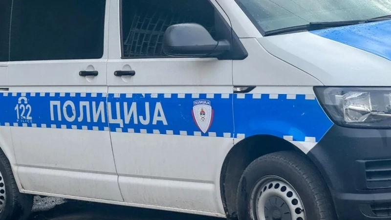 Opasni razbojnik iz Srbije „pao“ u Istočnom Sarajevu: Zbog teškog krivičnog dela Srbija raspisala poternicu za njim (FOTO) Opasni razbojnik iz Srbije „pao“ u Istočnom Sarajevu: Zbog teškog krivičnog dela Srbija raspisala poternicu za njim (FOTO)
