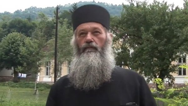 Pričao s vernicima, pa osetio slabost i umro: Velika tuga u SPC! Upokojio se iguman manastira Rača Pričao s vernicima, pa osetio slabost i umro: Velika tuga u SPC! Upokojio se iguman manastira Rača