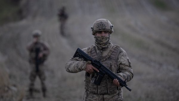 Turski i somalijski specijalci oslobodili brod otet kod somalijske obale Turski i somalijski specijalci oslobodili brod otet kod somalijske obale