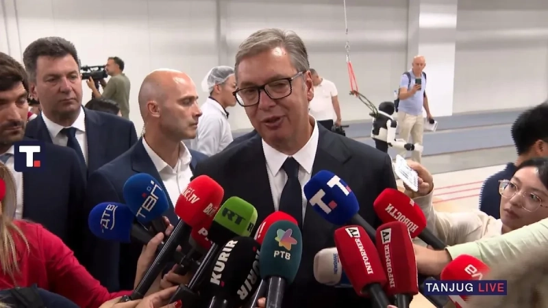 UŽIVO“Roboti su već u sastavu Vojske Srbije, videćete ih za 15 dana kako koriste ozbiljno oružje!“ Humanoidni roboti „Made in Serbia“! Predsednik Vučić na svečanom otvaranju (VIDEO) UŽIVO“Roboti su već u sastavu Vojske Srbije, videćete ih za 15 dana kako koriste ozbiljno oružje!“ Humanoidni roboti „Made in Serbia“! Predsednik Vučić na svečanom otvaranju (VIDEO)