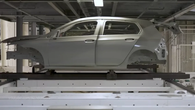 Volkswagen kreće u veliku „seču“ menadžmenta: Četvrtina rukovodećih pozicija biće ukinuta Volkswagen kreće u veliku „seču“ menadžmenta: Četvrtina rukovodećih pozicija biće ukinuta