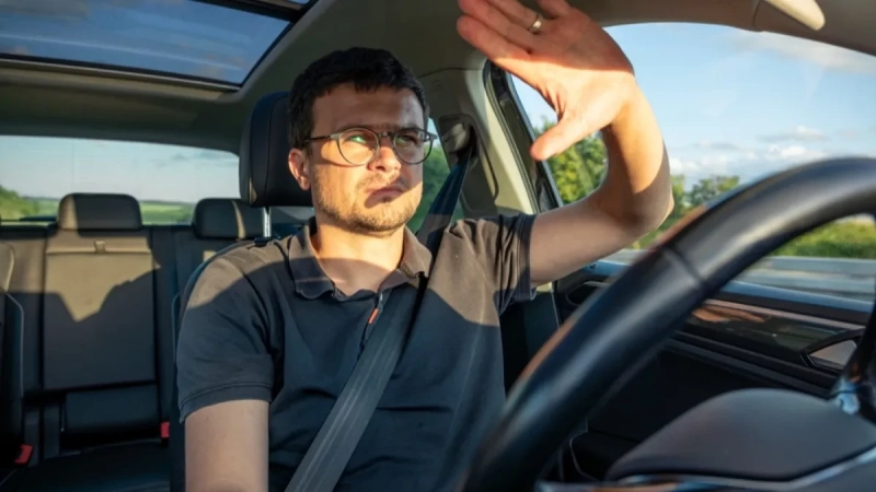 Vozači, oprez – visoke temperature mogu da unište automobil za nekoliko minuta Vozači, oprez – visoke temperature mogu da unište automobil za nekoliko minuta