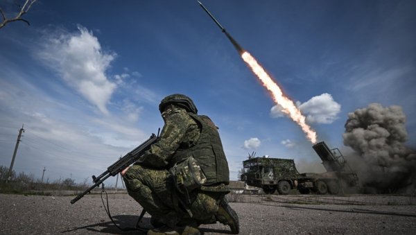 ZELENSKI U VELIKOM PROBLEMU: Ruske trupe dobile „pancire“ koji mogu da koriste hipersonične rakete ZELENSKI U VELIKOM PROBLEMU: Ruske trupe dobile „pancire“ koji mogu da koriste hipersonične rakete