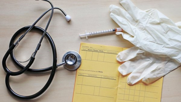 Bangladeš pogođen epidemijom malih boginja, gotovo 1.000 mrtvih Bangladeš pogođen epidemijom malih boginja, gotovo 1.000 mrtvih