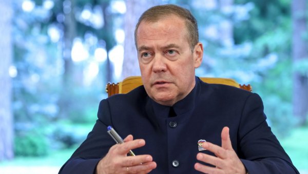Dmitrij Medvedev: Zapad nas gura u nuklearnu apokalipsu Dmitrij Medvedev: Zapad nas gura u nuklearnu apokalipsu