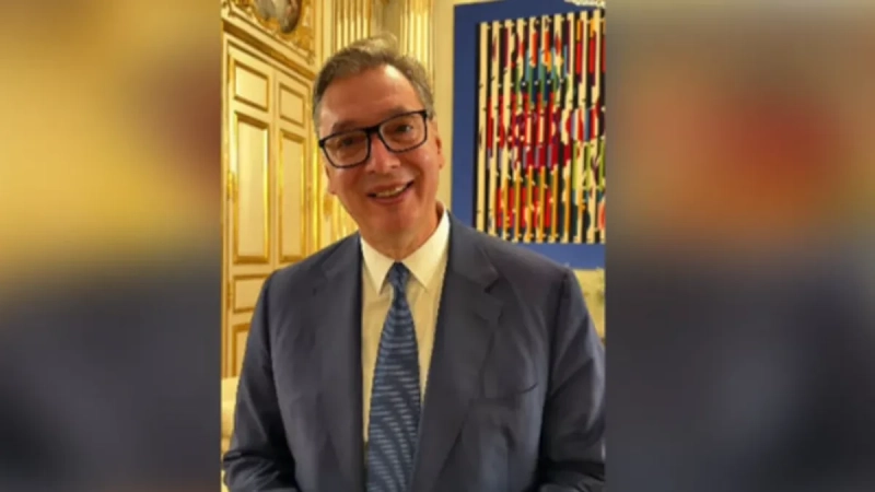 Ekskluziva sa Jelisejske palate: Vučić objavio snimak iz Pariza: Beskrajno hvala Makronu, srećan sam što imamo takve prijatelje Ekskluziva sa Jelisejske palate: Vučić objavio snimak iz Pariza: Beskrajno hvala Makronu, srećan sam što imamo takve prijatelje