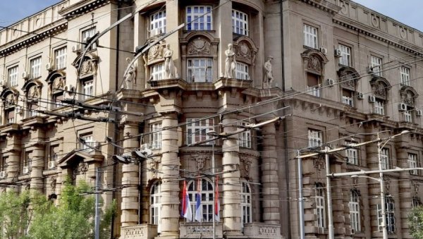 Evo koliko će vas sada koštati tablice, dozvola za detektive i oružani list Evo koliko će vas sada koštati tablice, dozvola za detektive i oružani list