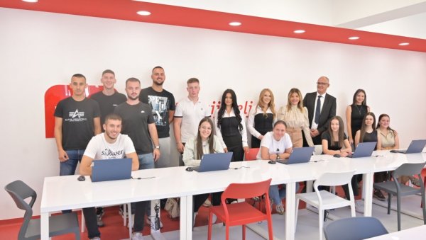 m: tel i Srbija ulažu u fakultete Republike Srpske: Saobraćajni fakultet u Doboju dobio savremenu računarsku učionicu m: tel i Srbija ulažu u fakultete Republike Srpske: Saobraćajni fakultet u Doboju dobio savremenu računarsku učionicu