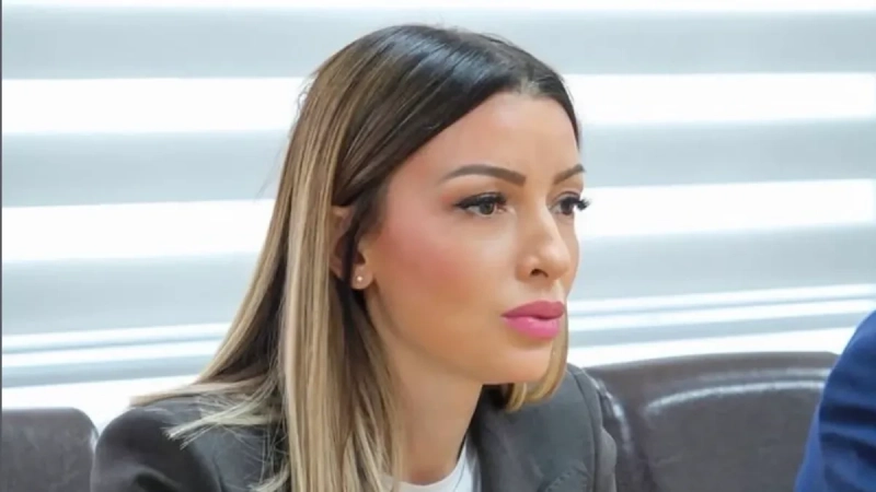 Mesarović žestoko odgovorila Mariniki Tepić: „Bila bi i tužilac i sudija, samo joj dokazi nedostaju“ Mesarović žestoko odgovorila Mariniki Tepić: „Bila bi i tužilac i sudija, samo joj dokazi nedostaju“