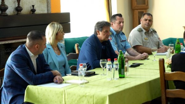 Ministar Gašić obišao Vojnu ustanovu „Morović“ Ministar Gašić obišao Vojnu ustanovu „Morović“