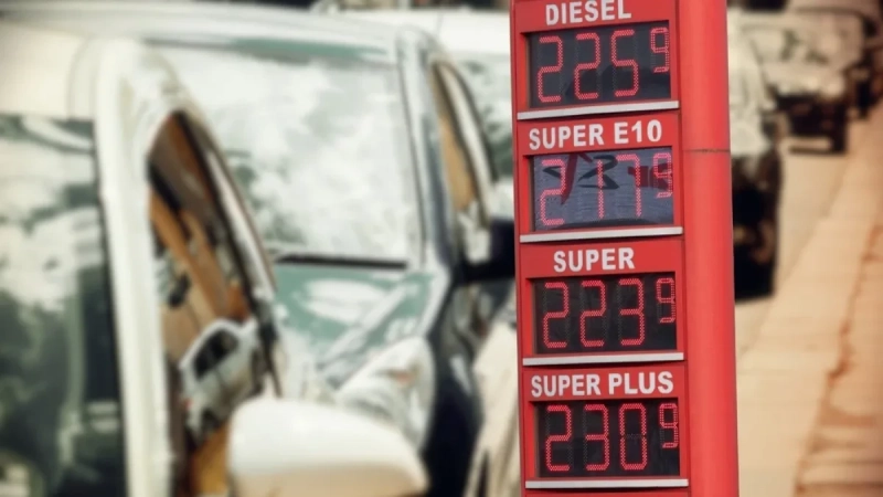 Obaranje rekorda je u toku – cene dizela i benzina su probile granicu u Evropi Obaranje rekorda je u toku – cene dizela i benzina su probile granicu u Evropi