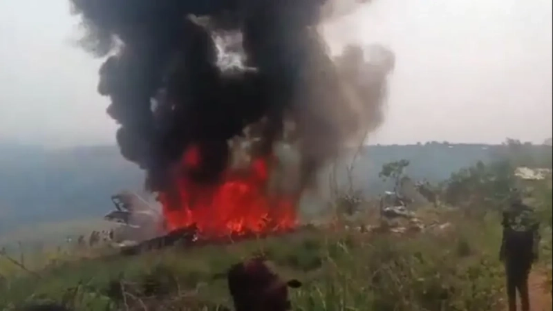 „Svi su poginuli, tela su izgorela“ Srušio se vojni avion, tragedija u Kongu (VIDEO) „Svi su poginuli, tela su izgorela“ Srušio se vojni avion, tragedija u Kongu (VIDEO)