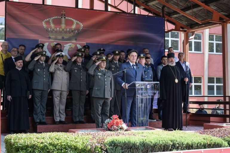 "ZAKLETI SE OTADŽBINI ODUVEK JE BILO ZA DIVLJENJE": Ministar Gašić na polaganju vojničke zakletve u Valjevu (FOTO)