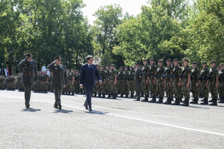 "ZAKLETI SE OTADŽBINI ODUVEK JE BILO ZA DIVLJENJE": Ministar Gašić na polaganju vojničke zakletve u Valjevu (FOTO)