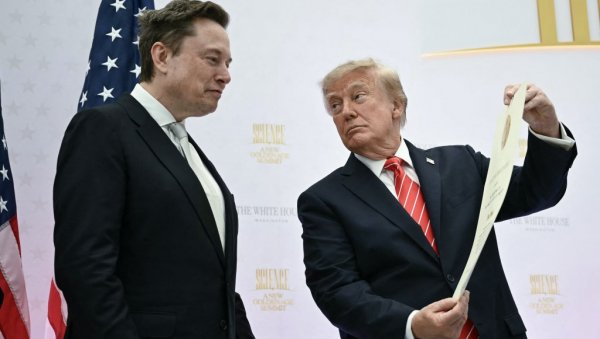 Donald Tramp traži od Ilona Maska da ukine Starlink Ukrajini Donald Tramp traži od Ilona Maska da ukine Starlink Ukrajini