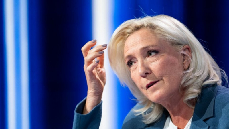 GORI JELISEJSKA PALATA: Makron postavio Marin le Pen na mesto: "Zbog tvojih bolesnih ideja poginuće Evropa!"