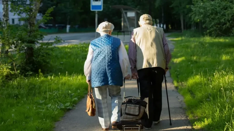 Kucaju na vrata i predstavljaju se ovako: Penzioneri, pojavila se nova prevara! Kucaju na vrata i predstavljaju se ovako: Penzioneri, pojavila se nova prevara!
