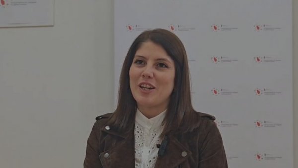 NASTAVLJA SE POVRATAK NAŠIH MEDICINARA: Još 14 zdravstvenih radnika vratilo se u Srbiju iz inostranstva (VIDEO) NASTAVLJA SE POVRATAK NAŠIH MEDICINARA: Još 14 zdravstvenih radnika vratilo se u Srbiju iz inostranstva (VIDEO)