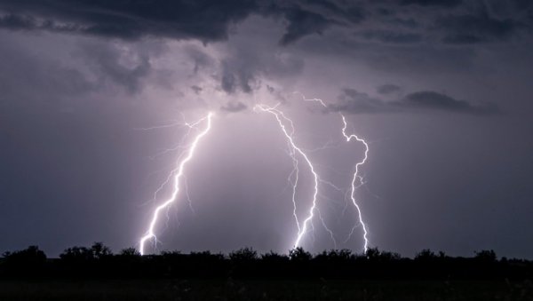 Nevreme i kiša u Sloveniji i Hrvatskoj, zaobiće Srbiju Nevreme i kiša u Sloveniji i Hrvatskoj, zaobiće Srbiju