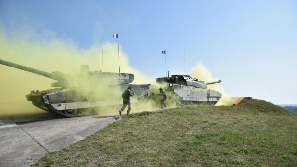 OKO 2.000 FRANCUSKIH VOJNIKA STIGLO NA BLISKI ISTOK: Oglasio se načelnik Generalštaba Mandon OKO 2.000 FRANCUSKIH VOJNIKA STIGLO NA BLISKI ISTOK: Oglasio se načelnik Generalštaba Mandon