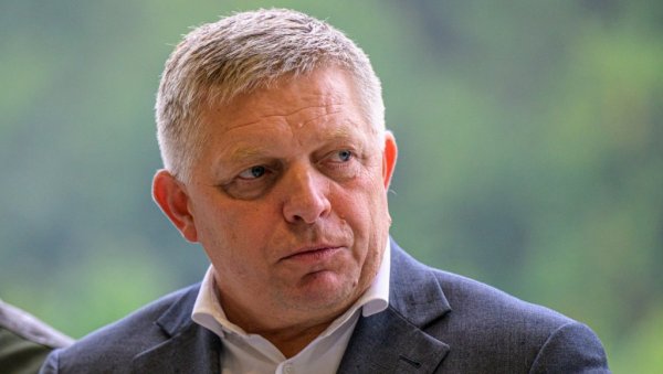 Robert Fico: EU raspiruje sukob u Ukrajini Robert Fico: EU raspiruje sukob u Ukrajini