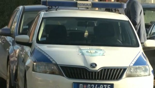 Stigla dojava o postavljenim bombama: Detaljan pregled školskih objekata je u toku Stigla dojava o postavljenim bombama: Detaljan pregled školskih objekata je u toku