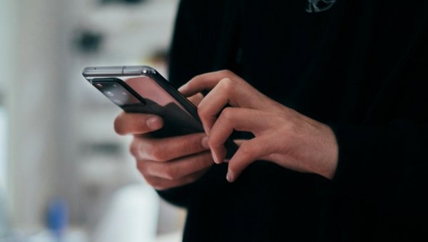 Telefonske prevare u Srbiji uzele maha: Građani na meti „doktora“ i „policajaca“ Telefonske prevare u Srbiji uzele maha: Građani na meti „doktora“ i „policajaca“