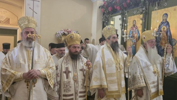 Veliki dan za Srbe u Australiji! Patrijarh osveštao kapelu (FOTO) Veliki dan za Srbe u Australiji! Patrijarh osveštao kapelu (FOTO)