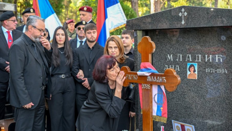 ZAUVEK ODANI RATKU MLADIĆU, ZBOGOM GENERALE: Na Topčiderskom groblju održan pomen 40 dana od smrti